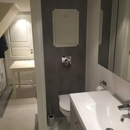 Senja, Διαμέρισμα *